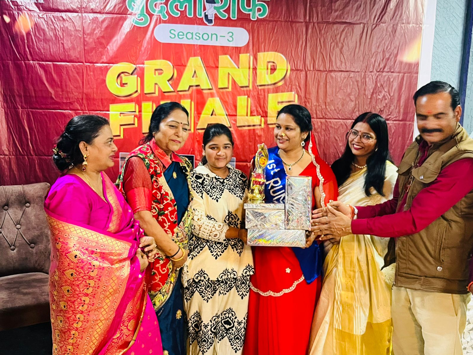 Group felicitation at Bundeli Chef Season 3 grand finale ceremony