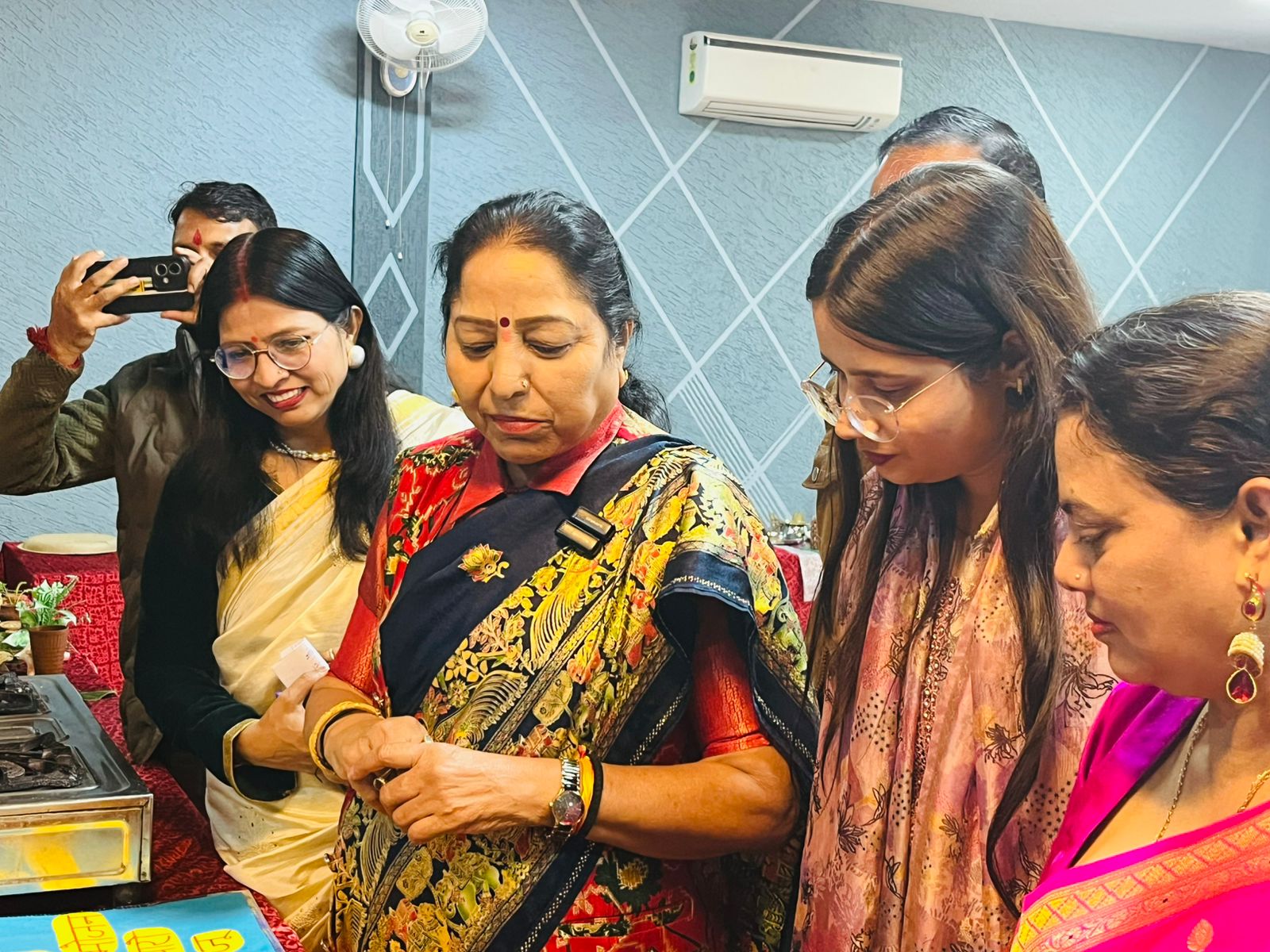 Judges evaluating dishes during a Bundeli Chef cooking session